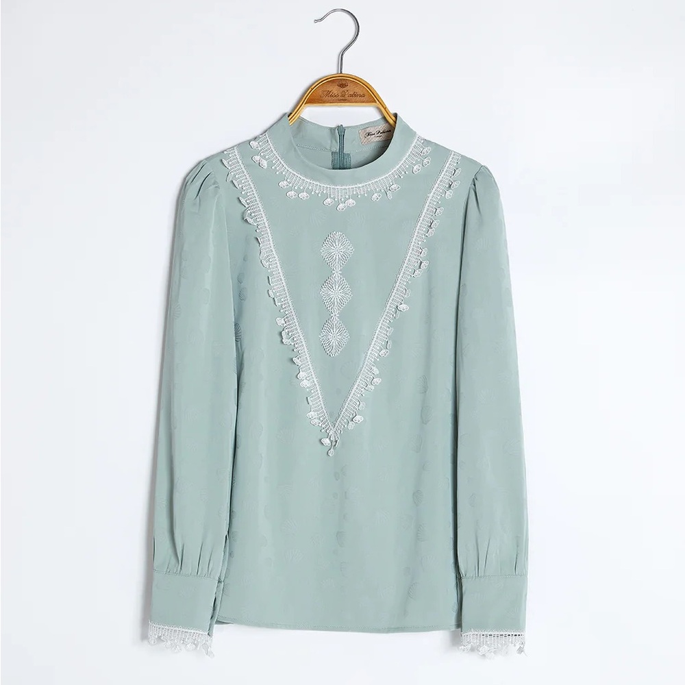 Miss Patina Shell Design Blouse with All Over Shell Print